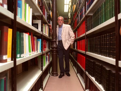 Luis Mateo Díez, cuando entró en la RAE en el 2000.