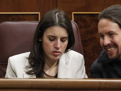 La ministra de Igual, Irene Montero, y el vicepresidente segundo, Pablo Iglesias, en el Congreso.