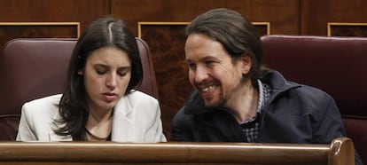 La ministra de Igual, Irene Montero, y el vicepresidente segundo, Pablo Iglesias, en el Congreso.