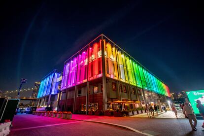 Un edificio de Nueva York iluminado en la celebración del Orgullo LGTBI, el pasado martes.
