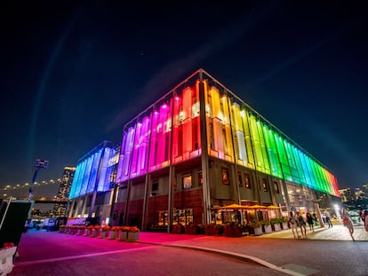 Un edificio de Nueva York iluminado en la celebración del Orgullo LGTBI, el pasado martes.