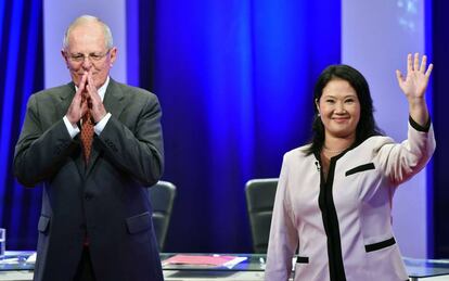 Pedro Pablo Kuczynski y Keiko Fujimori, tras el debate.