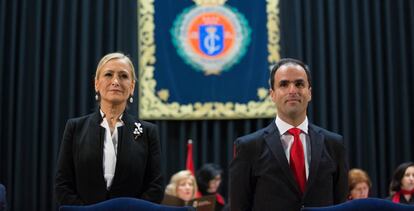 Javier Ramos y Cristina Cifuentes en la toma de posesión de este como rector de la URJC, hace un año.