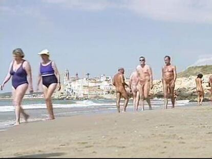 Nudistas y Ayuntamiento, enfrentados en Sitges