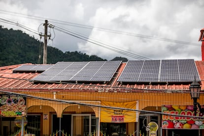 Lucy Pizza, negocio que pertenece a la red energética de Casa Pueblo junto con otros negocios en el caso urbano de Adjuntas.