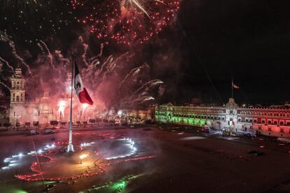 El ambiente era extraño en el centro de la capital. La fiesta nacional de México se pareció más a difuntos que a la habitual algarabía callejera de un pueblo que ama la fiesta y el ruido.