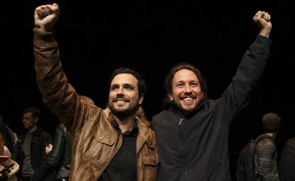 Alberto Garz&oacute;n y Pablo Iglesas, tras acordar ir juntos a las elecciones.