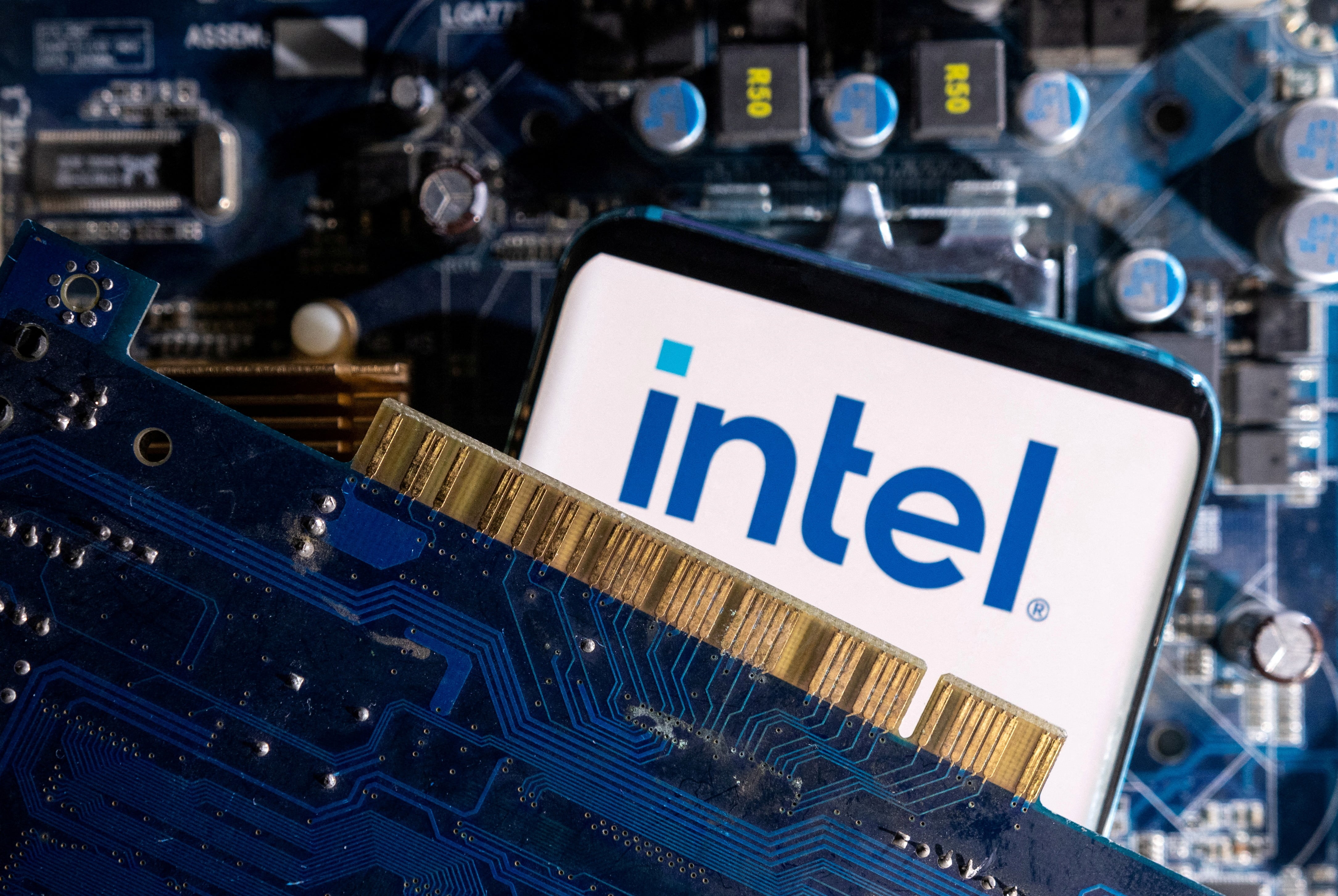 Intel se dispara un 20% tras anunciar resultados y perspectivas sólidas impulsadas por la IA