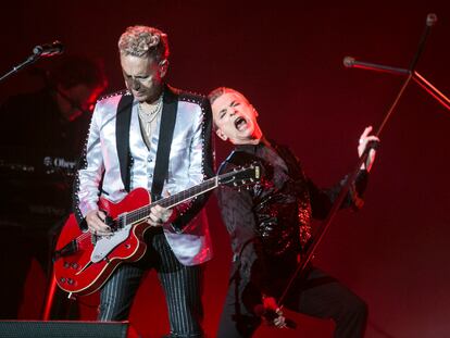 Un momento del concierto de Depeche Mode, con Martin Gore (izquierda) y Dave Gaham.