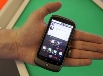 El Nexus One, nuevo teléfono móvil de Google.