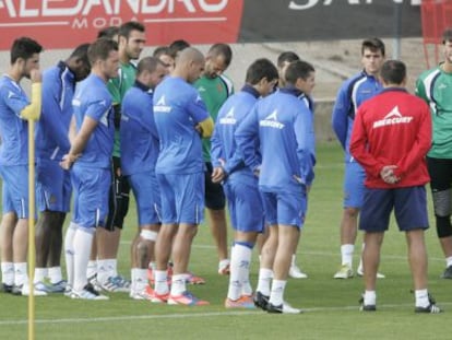 Los jugadores del Zaragoza, ayer en el entrenamiento.