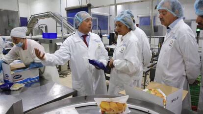 Miembros del equipo de la fábrica de Clavo Food en Galicia.