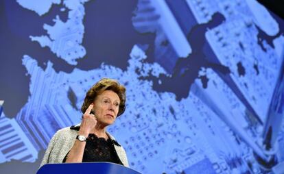 La comisaria Neelie Kroes, durante una conferencia en mayo.