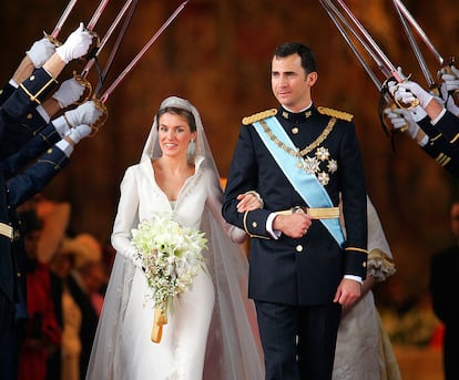 Manuel Pertegaz fue el diseñador que vistió a la Reina Letizia el día de su boda.