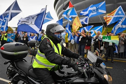 Un grupo de manifestantes pide la independencia en Glasgow (Escocia) el 15 de octubre, tras la decisi&oacute;n del &#039;Brexit&#039;. 
