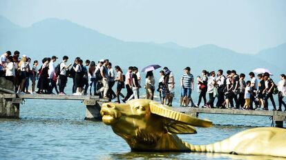 El Lago del Oeste, con su naturaleza intervenida por el hombre, influyó en los artistas durante siglos, y en los diseñadores de jardines de China, Japón y Corea.