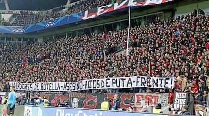 Mensaje dirigido al Frente Atlético en el Bay Arena de Leverkusen.