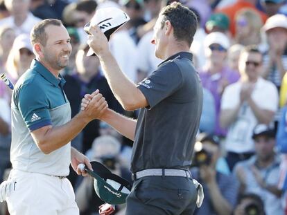 Sergio García saluda Justin Rose.