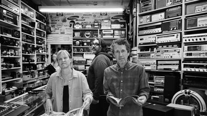 La banda de rock Yo La Tengo, en Nueva York. Desde la izquierda, Georgia Hubley, James McNew e Ira Kaplan.