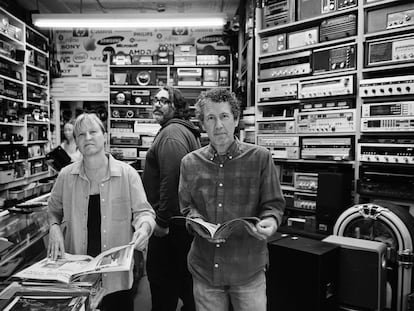 La banda de rock Yo La Tengo, en Nueva York. Desde la izquierda, Georgia Hubley, James McNew e Ira Kaplan.