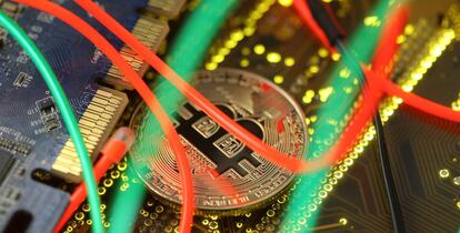 Representación de un bitcoin en un ordenador.
