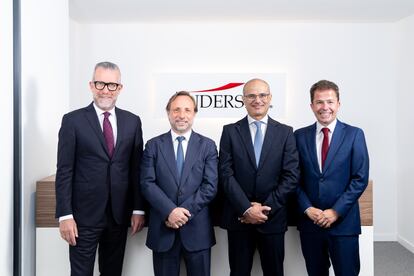 De izquierda a derecha: José Vicente Morote, socio director de Andersen Iberia; Luis Moreira, socio en Lisboa; José Carlos Vasconcelos, socio local en Oporto y José Mota, socio y responsable de Andersen en Portugal.