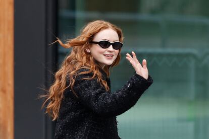 La actriz Sadie Sink, conocida por su papel como Max en 'Stranger Things', también ha asistido al desfile de Chanel. 