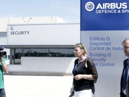 Fernando Alonso, head of Airbus’s military aircraft division, talks to reporters in Seville on Monday.