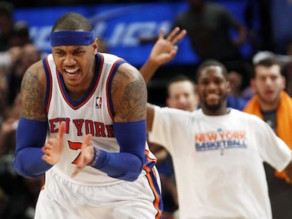 Carmelo Anthony celebra un triple durante el encuentro del domingo. 