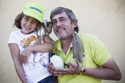 José María Vilaboy, en su criadero de ratas en As Pontes