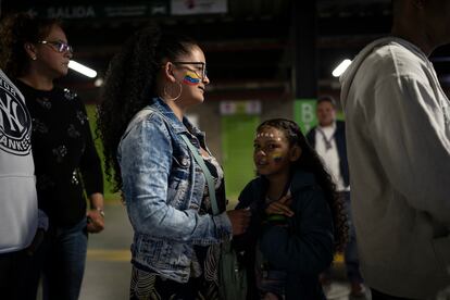 Los venezolanos acudieron desde primera hora de la mañana, cuando se comenzaron a formar grandes filas.