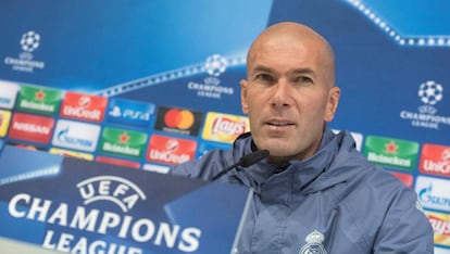 Zidane em coletiva de imprensa.