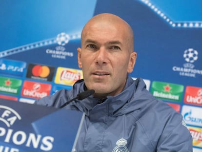 Zidane em coletiva de imprensa.