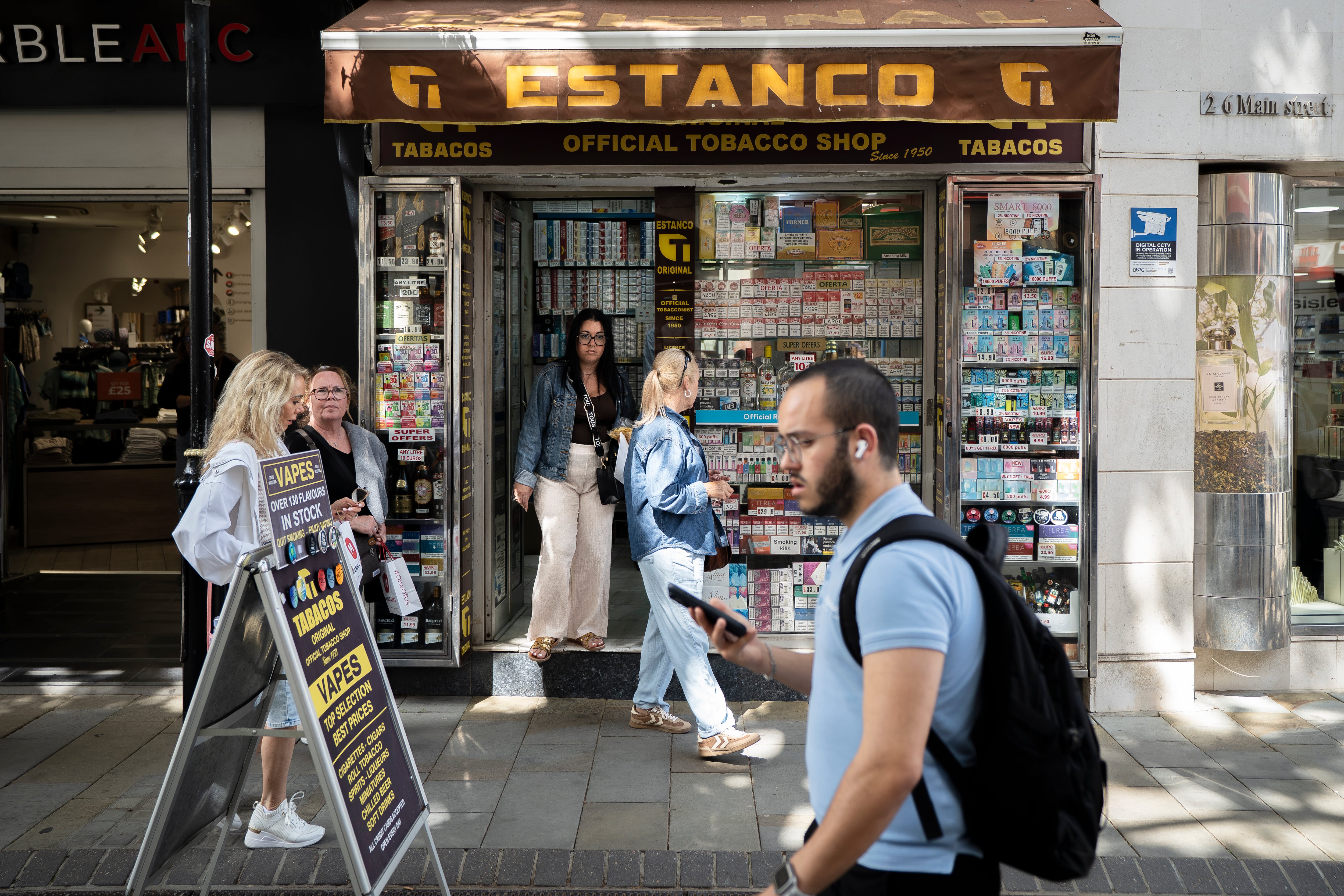 Un estanco con tabaco a la venta en Gibraltar. 