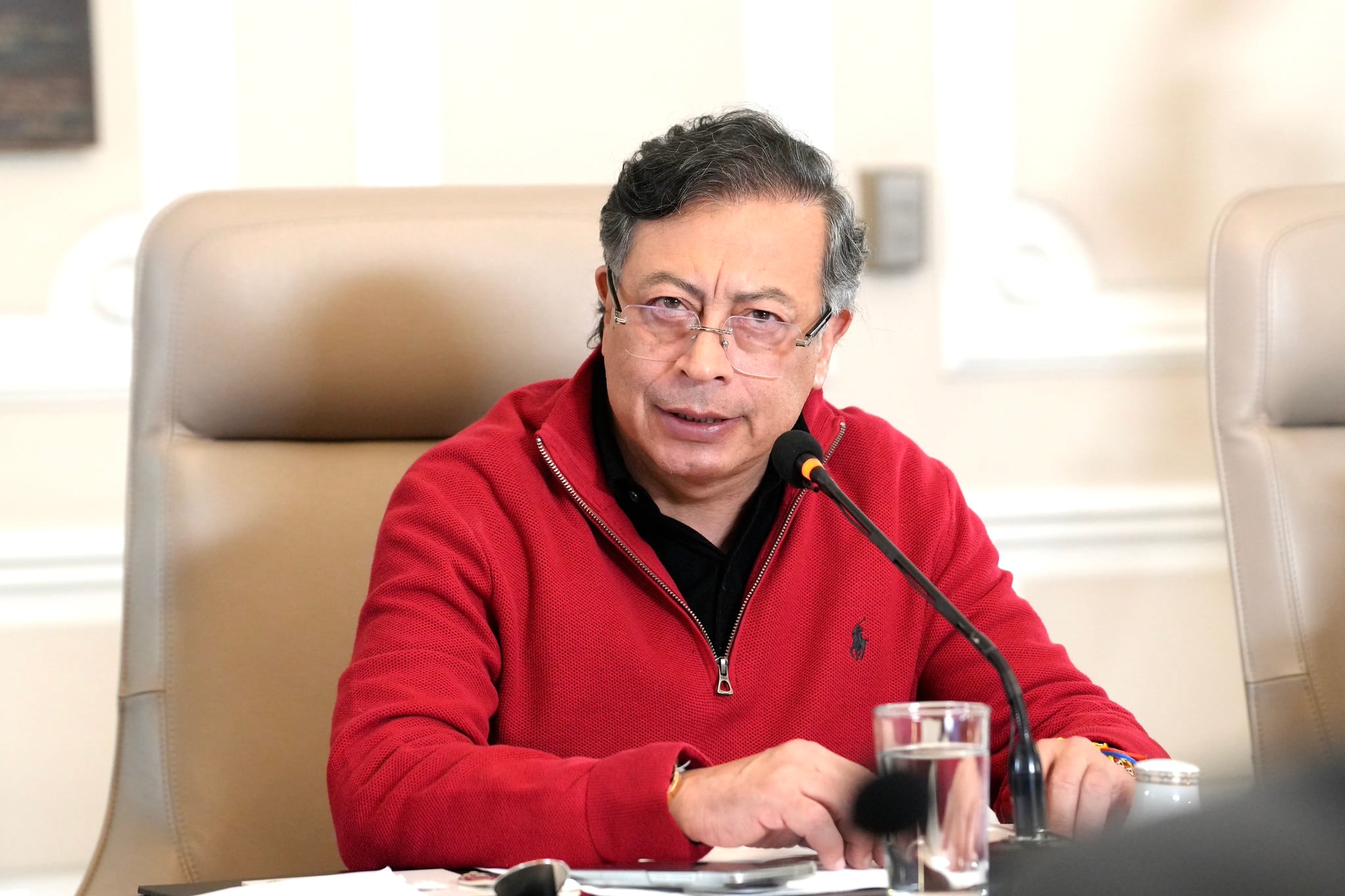 Petro amenaza con congelar la negociación más avanzada de la paz total