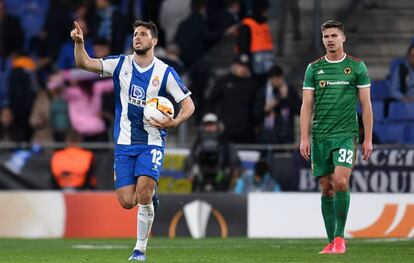 Calleri, tras uno de sus goles ante el Wolverhampton.