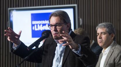 Acto de presentacion de la candidatura Democracia i Llibertat a las elecciones generales del 20D. En la foto Artur Mas presidente de la generalitat y Francesc Homs cabeza de lista len el Hospital de Sant Pau. Barcelona.