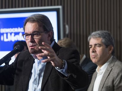 Acto de presentacion de la candidatura Democracia i Llibertat a las elecciones generales del 20D. En la foto Artur Mas presidente de la generalitat y Francesc Homs cabeza de lista len el Hospital de Sant Pau. Barcelona.