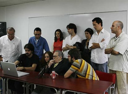 Gabriel García Márquez y Fernando León impartieron la semana pasada un taller de guión en la escuela de San Antonio de los Baños.