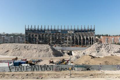 Cuando caiga la última piedra, quedarán despejados para uso residencial 33.339 metros cuadrados, donde se construirán edificios con ocho alturas de media en los terrenos del estadio y de la antigua fábrica de cerveza Mahou. Además, habrá 14.705 metros cuadrados de uso terciario, 13.893 destinados a equipamiento público y 73.099 a zonas verdes.