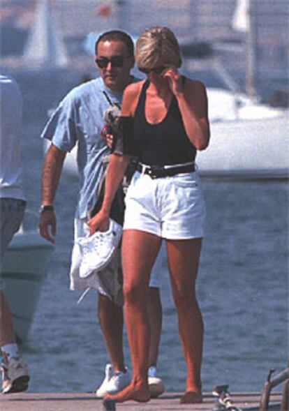 Diana y Dodi, en Saint-Tropez, pocos días antes de su muerte.