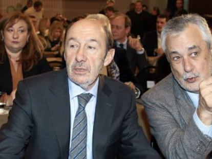 Rubalcaba y Griñán, este jueves en Sevilla.