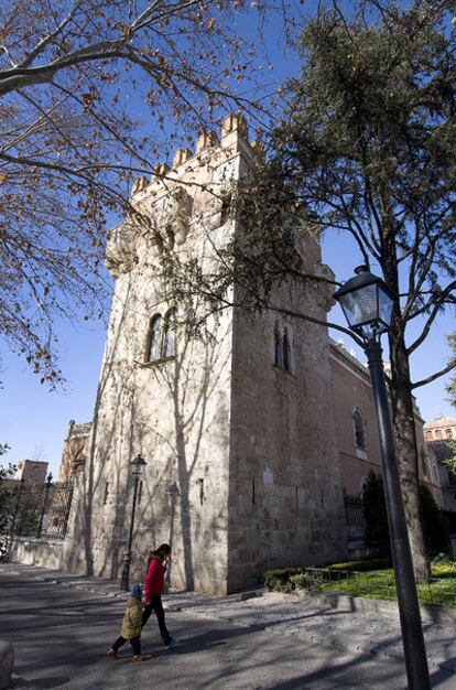 Torreón del arzobispo Tenorio del palacio arzobispal de Alcalá de Henares tras las obras.