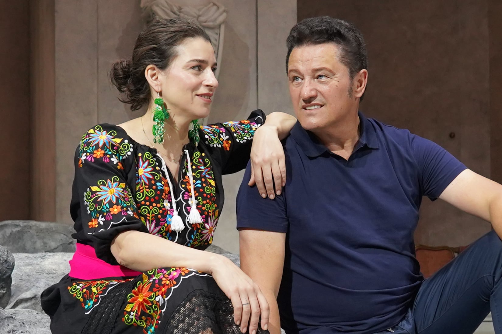 La pareja de cantantes, este miércoles, en el Liceu. / ANTONI BOFILL