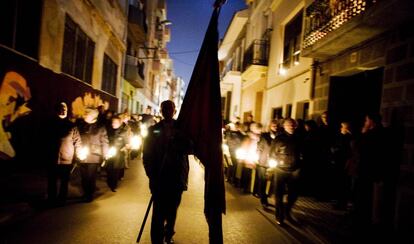 Procesión de Semana Santa en el municipo de Badalona, Barcelona.