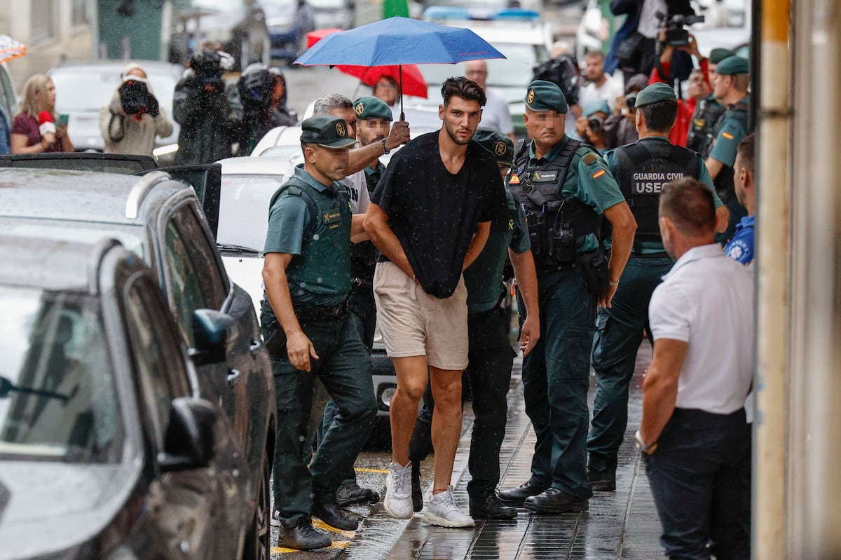 Un juzgado de Valencia procesa al futbolista del Elche Rafa Mir por agresión sexual y le impone 12.500 euros de fianza