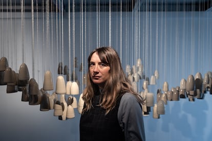 Juana Gómez en la Galería NAC, en Santiago (Chile).