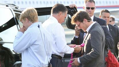 Romney, con su equipo de campaña, en Dallas, el 19 de septiembre.