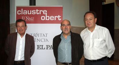 José Antonio Pérez, Juan Hernández Armenteros y Joan Oltra, en Claustre Obert.