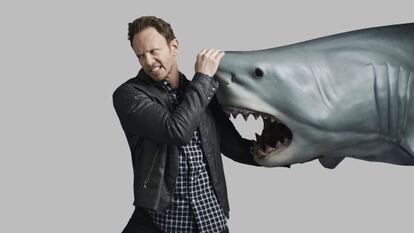 Ian Ziering en una imágen promocional de 'Sharknado 3'
